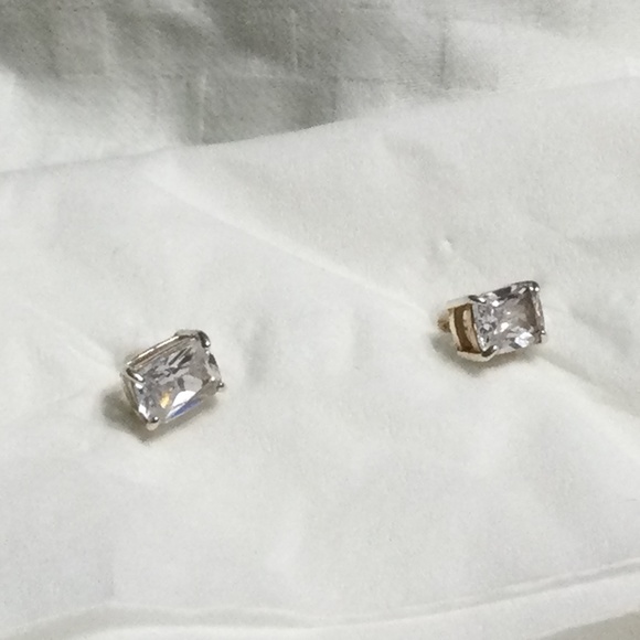 Cubic zirconia stud earrings - Picture 1 of 2